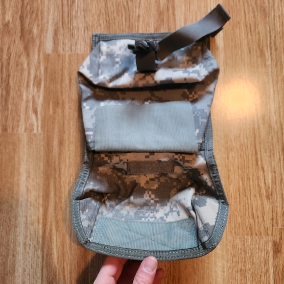 US Army Utility Medical/First Aid Pouch - Picture 2 of 6
